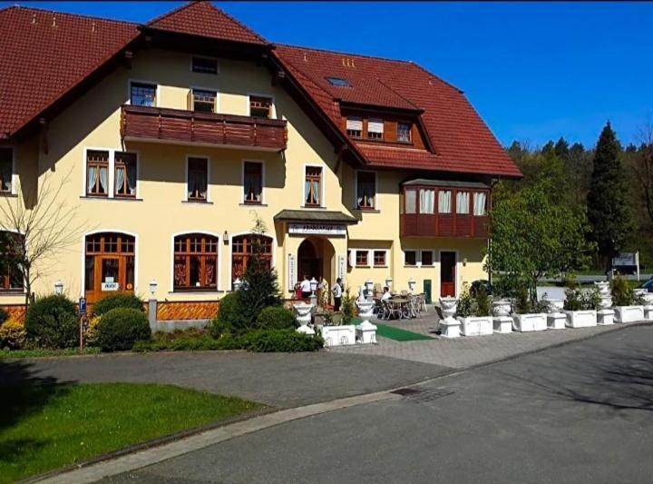 Gasthaus Pension Doerenkrug - Restaurant Augustdorf ภายนอก รูปภาพ